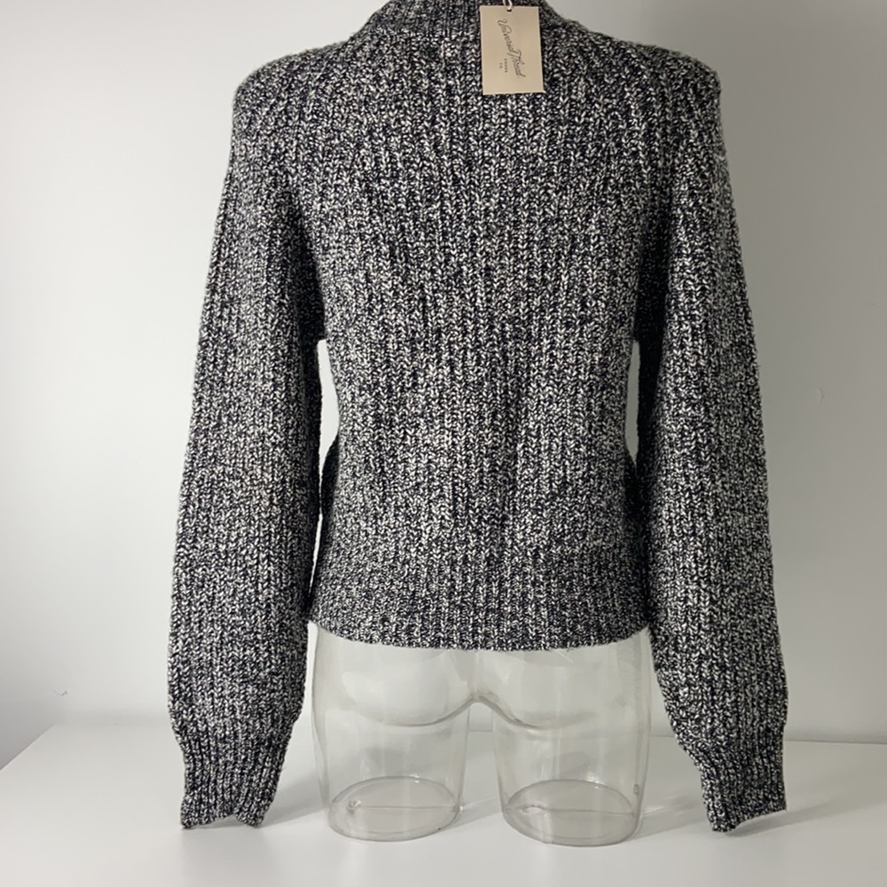Universal Thread women Sweaters - Picture 3 of 4